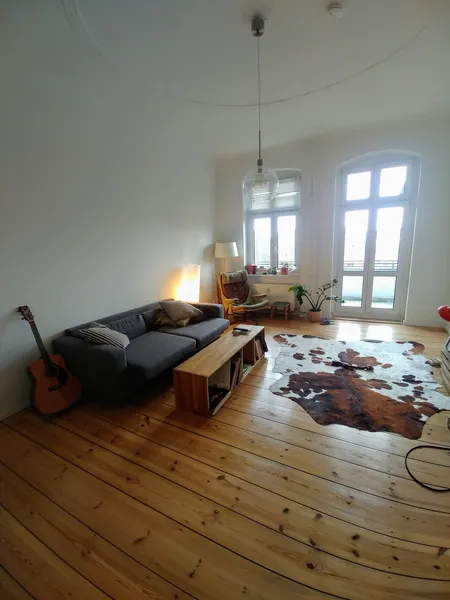 Charming Furnished Old-Building Apartment with Balcony — photo 1